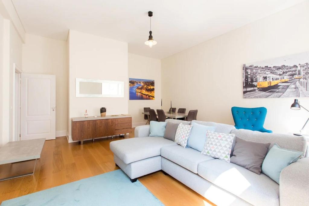 Vibrant Heart of the City 2BR