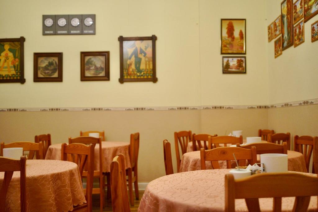 Restaurace v ubytování Hotel Pension Bernstein am Kurfürstendamm