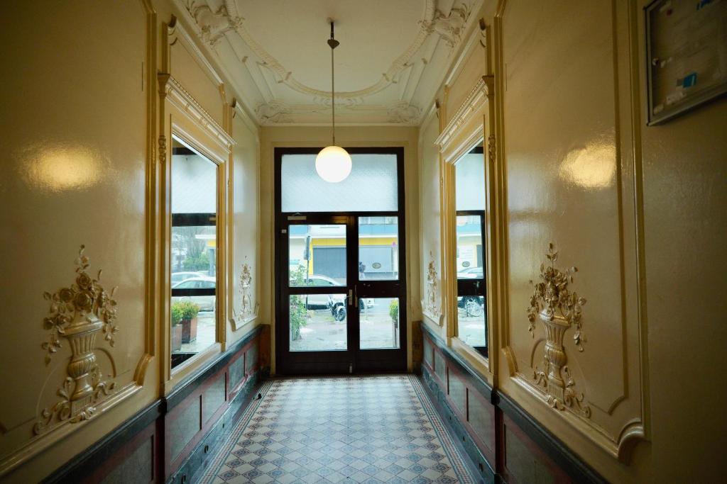 Hotel Pension Bernstein am Kurfürstendamm - Resim 1