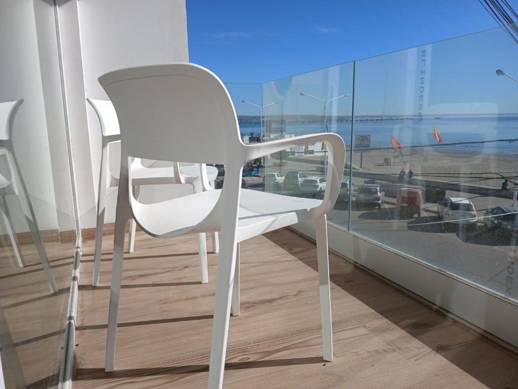 En balkon eller terrasse på Punta Ameghino