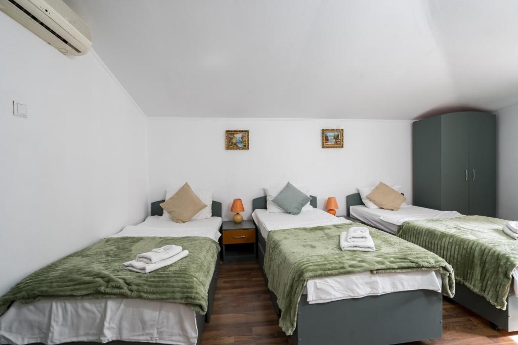 Flowers Grand Hotel Bucharest - Resim 2