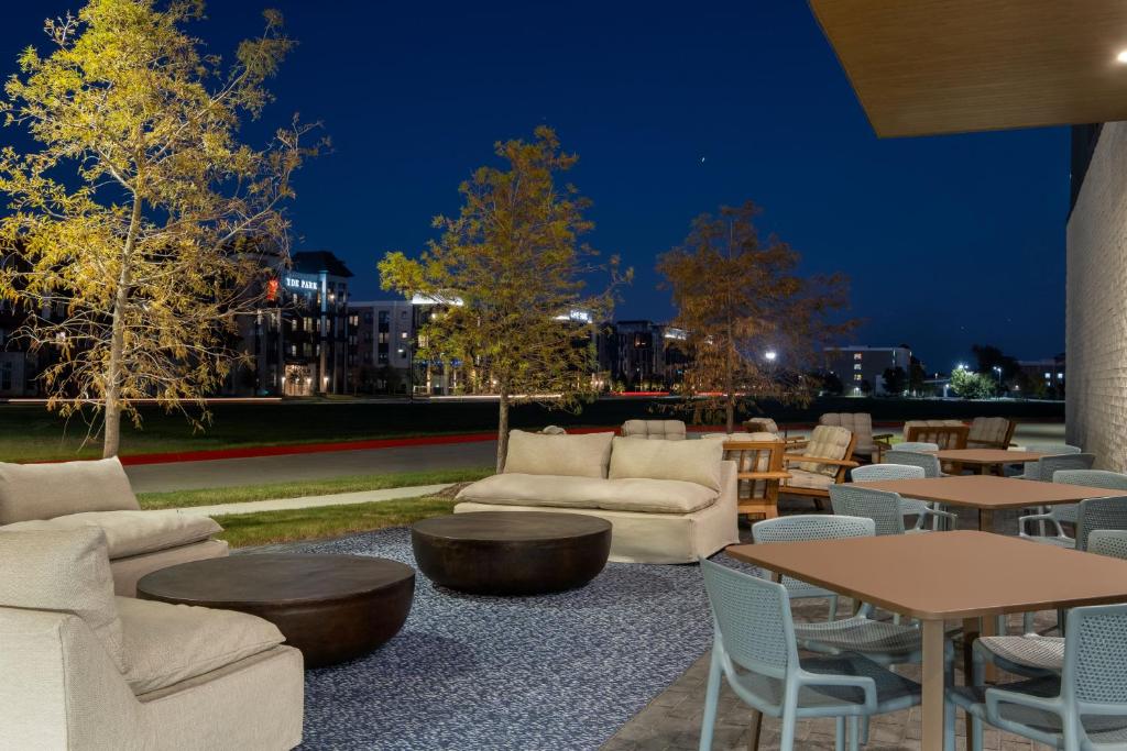 Posezení v ubytování Denizen Hotel