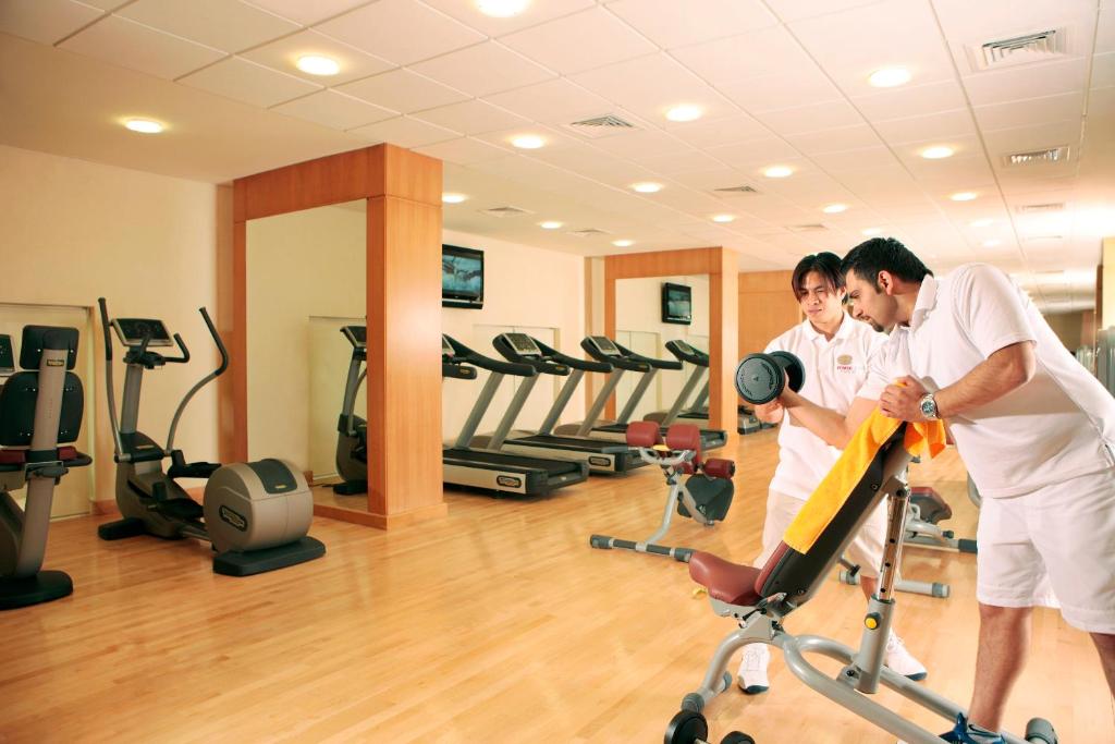 Fitness centrum a/nebo fitness zařízení v ubytování TIME Ruby Hotel Apartment