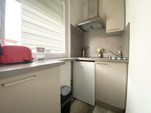 Studio Clara - proche gare et aéroport, balcon – photo 10