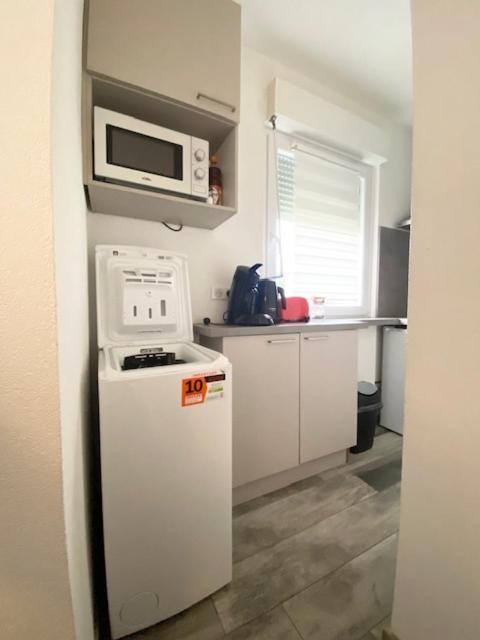 Studio Clara - proche gare et aéroport, balcon – photo 14