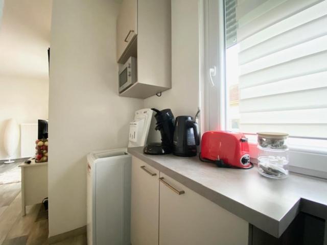 Studio Clara - proche gare et aéroport, balcon – photo 8