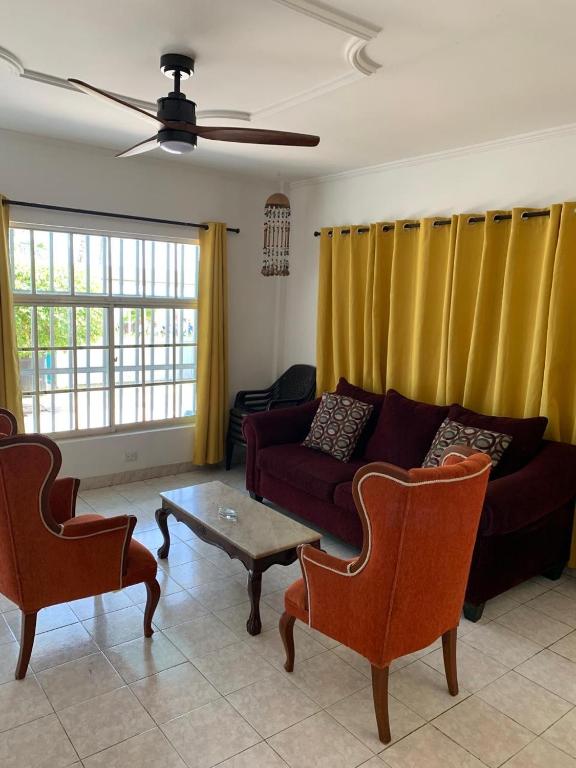 Posada Nativa Miss Nova - Three-Bedroom Holiday Home
