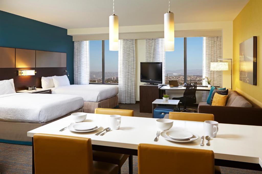 Residence Inn by Marriott Los Angeles LAX/Century Boulevard - Queen Studio Met Twee Queensize Bedden