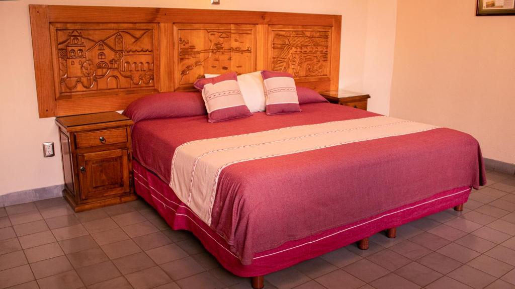 ROSA BARROCO - Queen Room