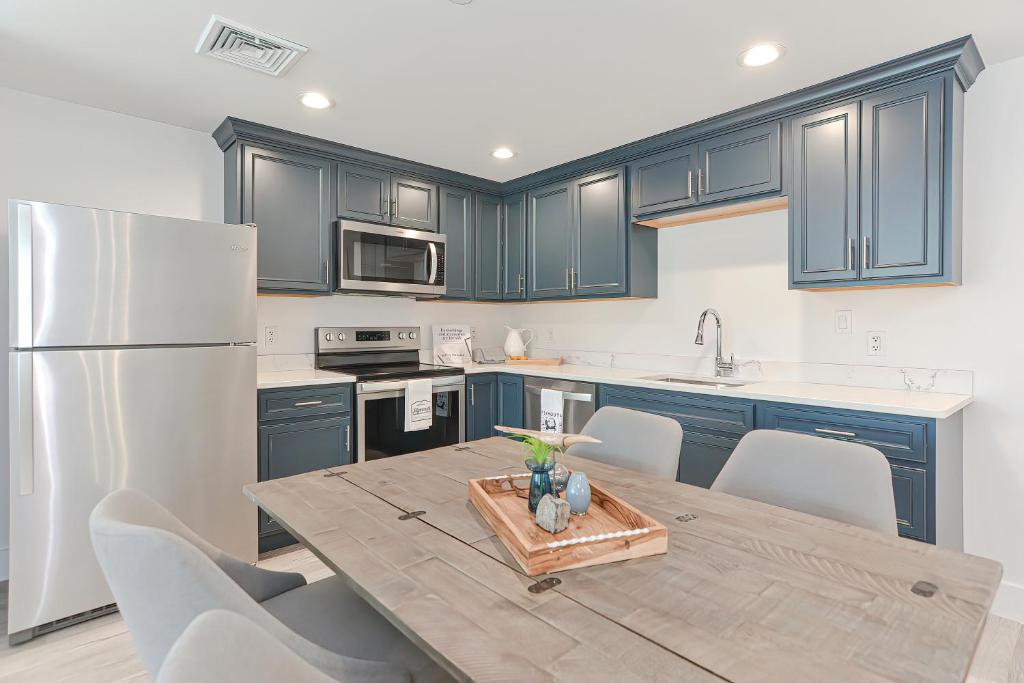 Harbourtown Suites on Plymouth Harbor - Deluxe Suite