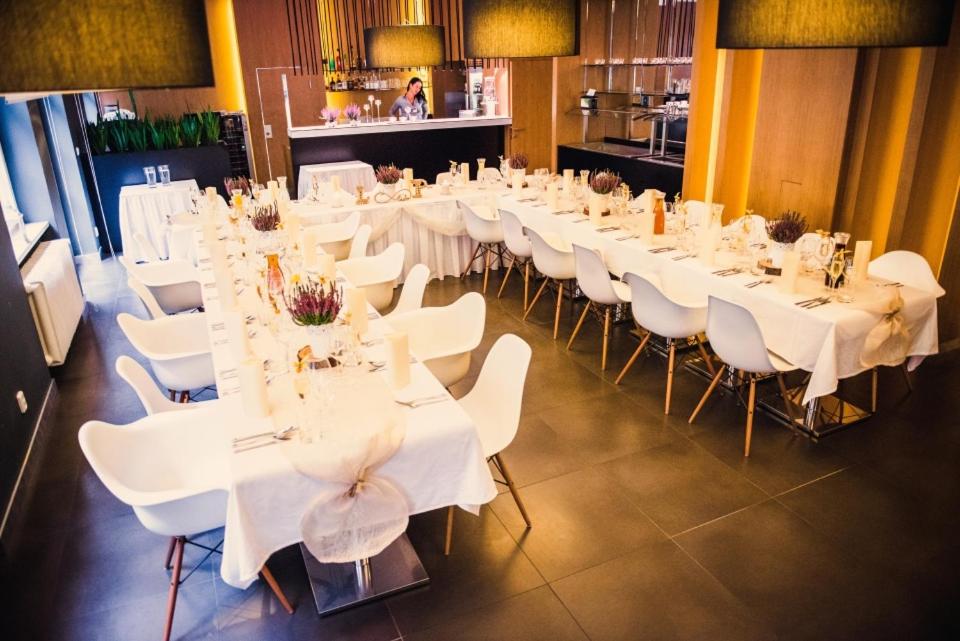 Restoran või mõni muu söögikoht majutusasutuses Hotel Tomášov
