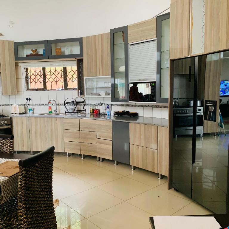 Η κουζίνα ή μικρή κουζίνα στο Elangeni Lodge