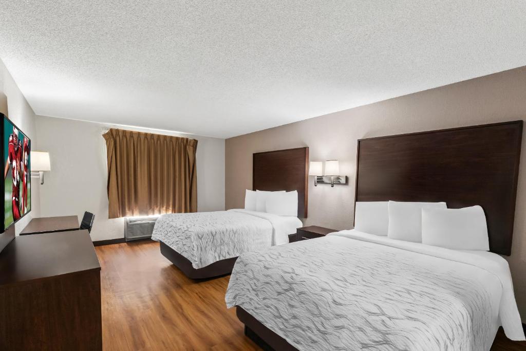 Red Roof PLUS+ & Suites Atlanta Airport South - Superior Con Dos Camas King Libre De Humo