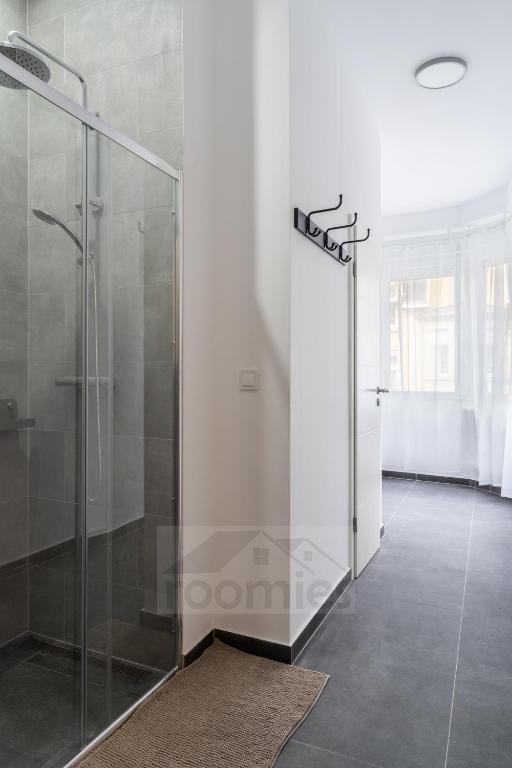 Roomies Luxembourg Centre Gare - Resim 8