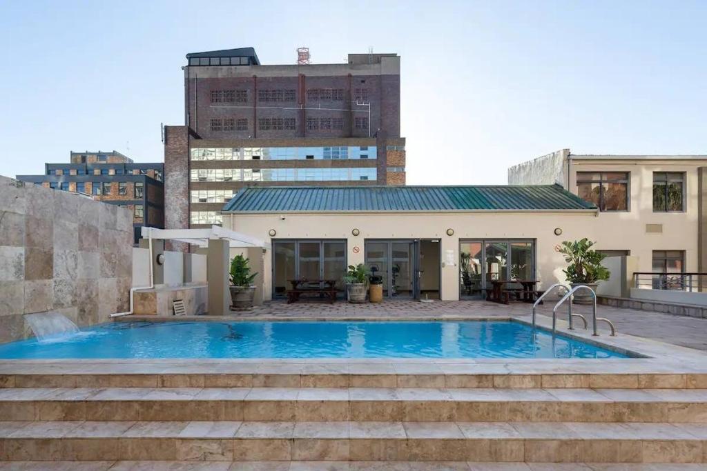 Πισίνα στο ή κοντά στο Central City Studio Mountain Views