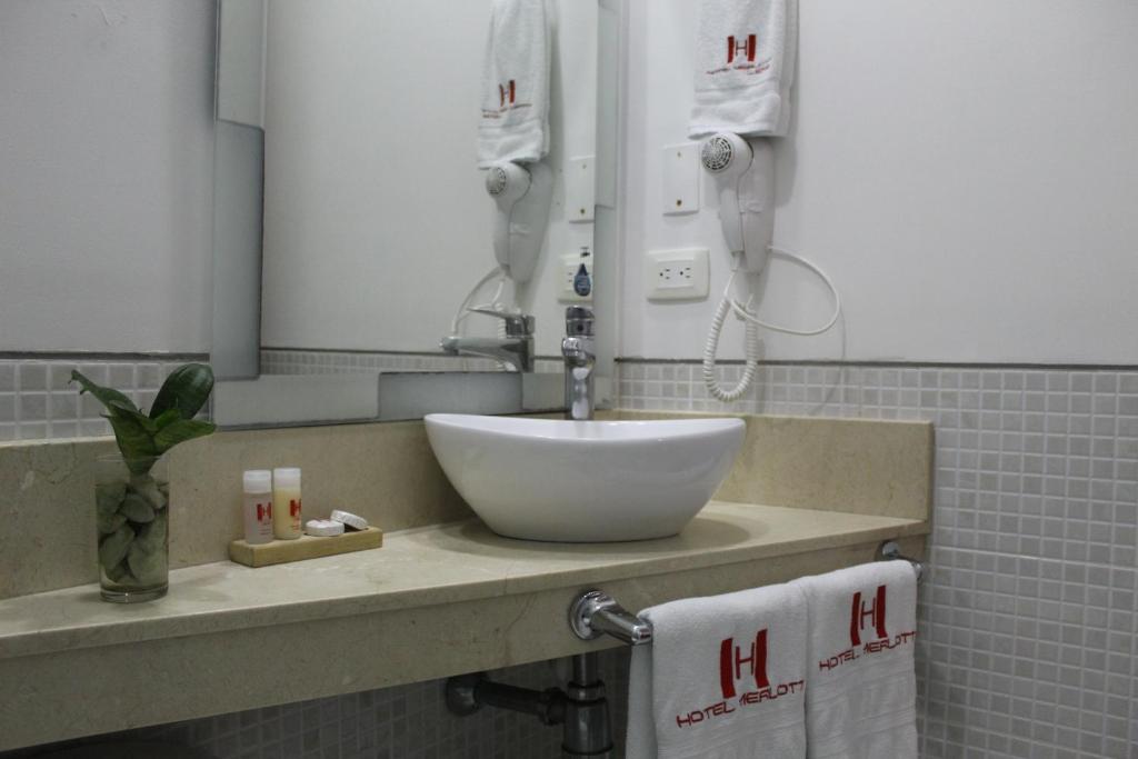 Koupelna v ubytování Hotel Merlott Lleras