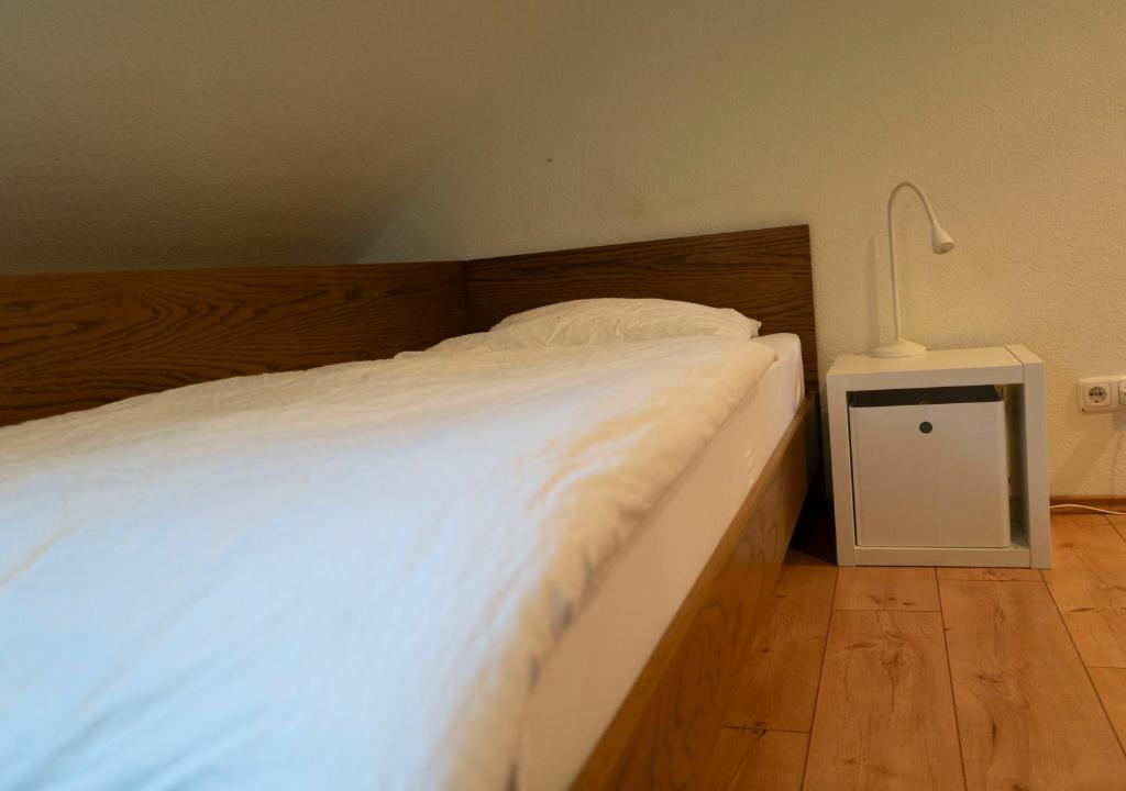 
Single Room with Private Bathroom
