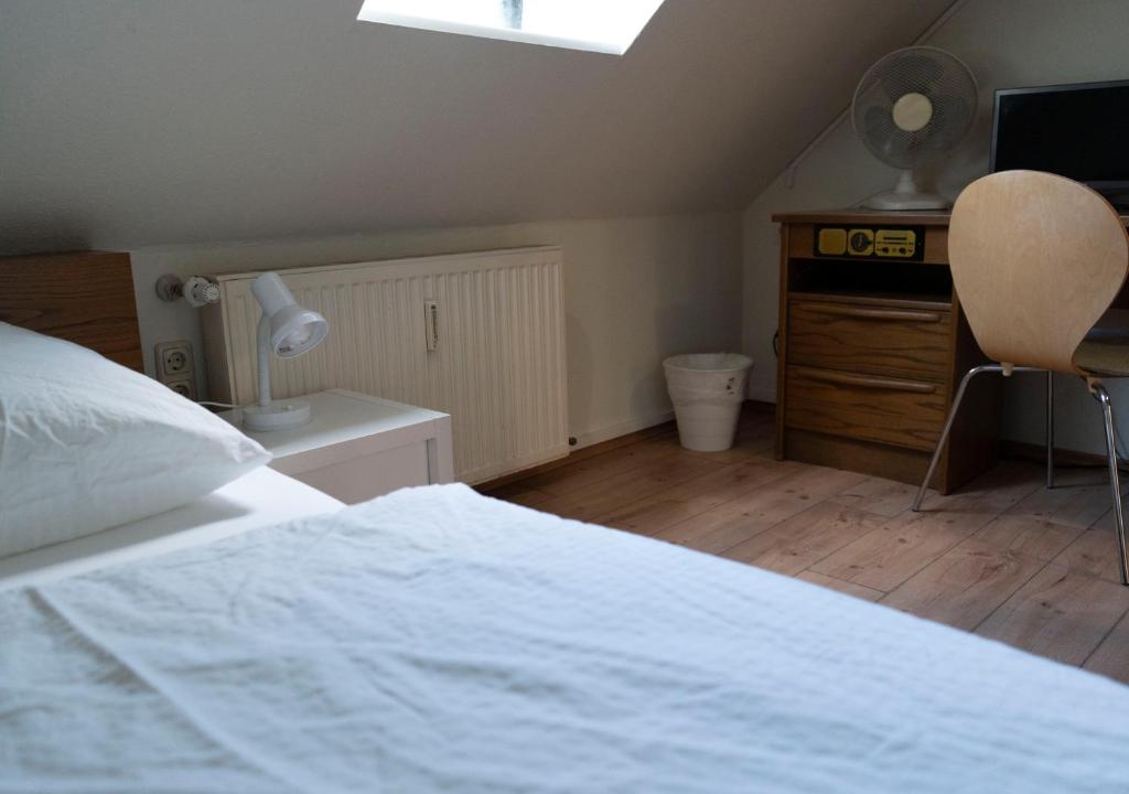 
Single Room with Private Bathroom
