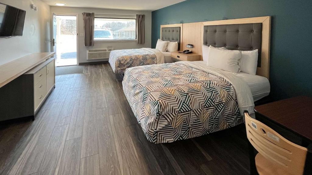 Postel nebo postele na pokoji v ubytování Motel 6 East Windsor, NJ Hightstown
