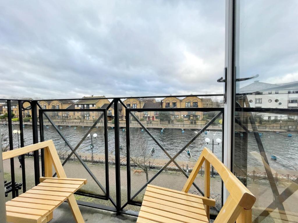 Balkón nebo terasa v ubytování Clippers Quay Loft at Canary Wharf