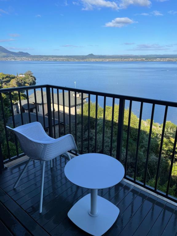 Taupo Lake House With Breathtaking Panoramic Views - Resim 36