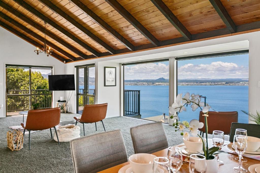 Taupo Lake House With Breathtaking Panoramic Views - Resim 6