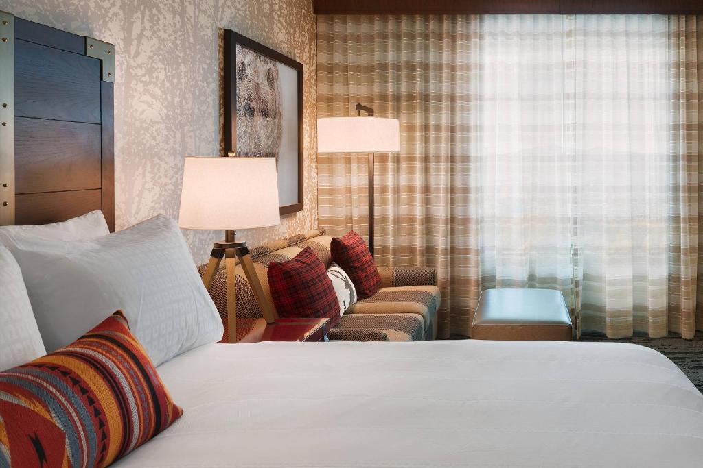 Gaylord Rockies Resort & Convention Center - Camera King Con Divano Letto - Ascolto Accessibile