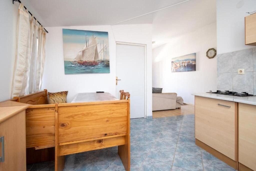 Kuchyňa alebo kuchynka v ubytovaní Apartments Gavro