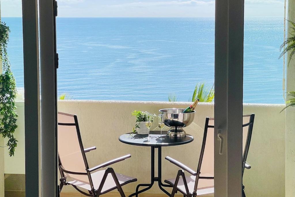 Nespecifikovaný výhled na moře nebo výhled na moře při pohledu z apartmánu