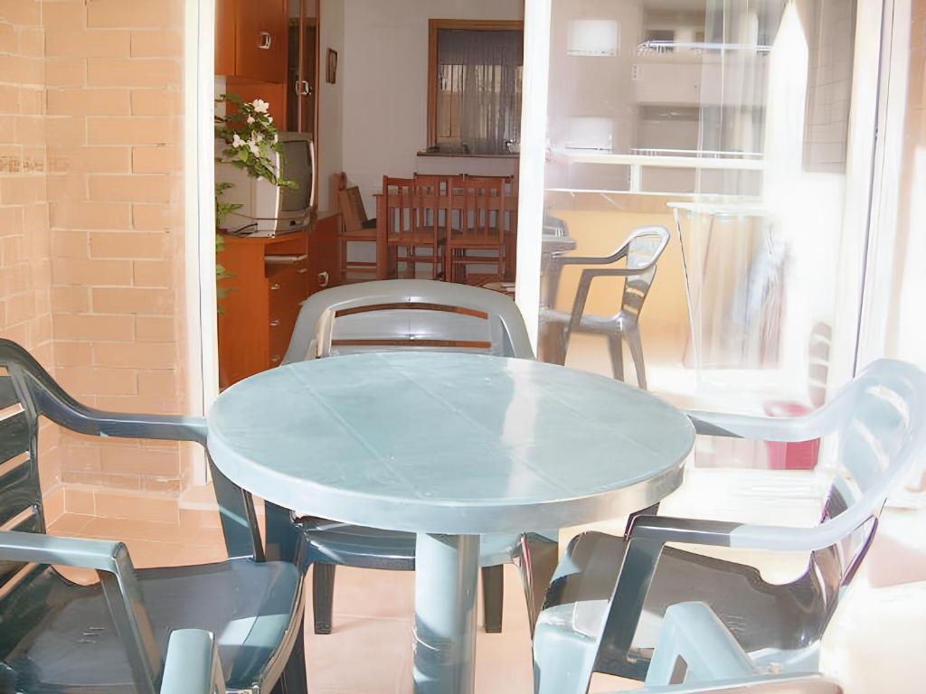 Posedenie v ubytovaní Modern apartment in Oropesa, 60 m², with shared pool