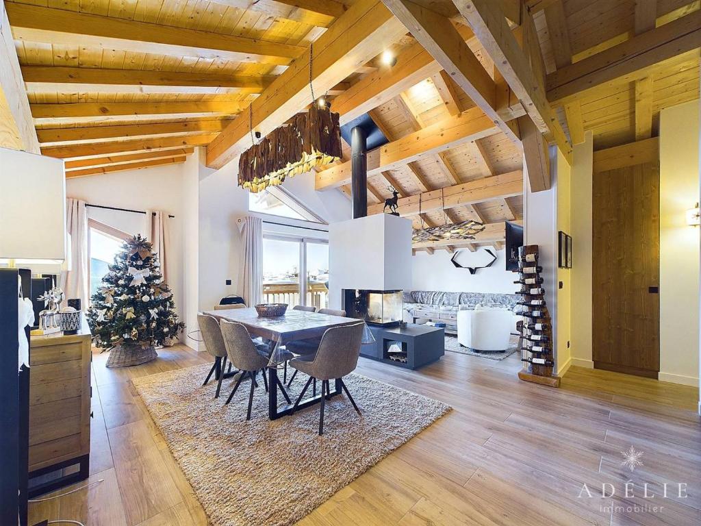 Appartement T4 dernier étage avec cheminée et parking proche pistes - FR-1-398-678