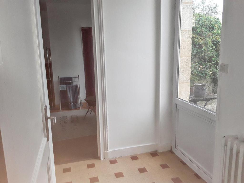 Chambre studio avec coin repas 45m2 - Housity
