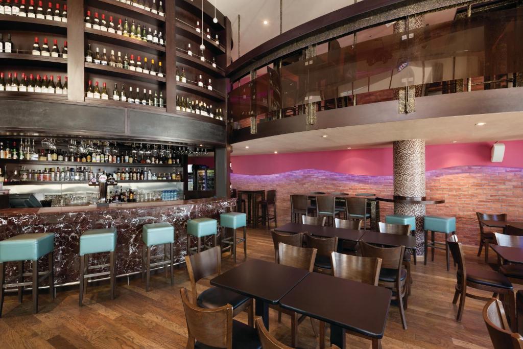 Ramada Downtown Abu Dhabi - Resim 40