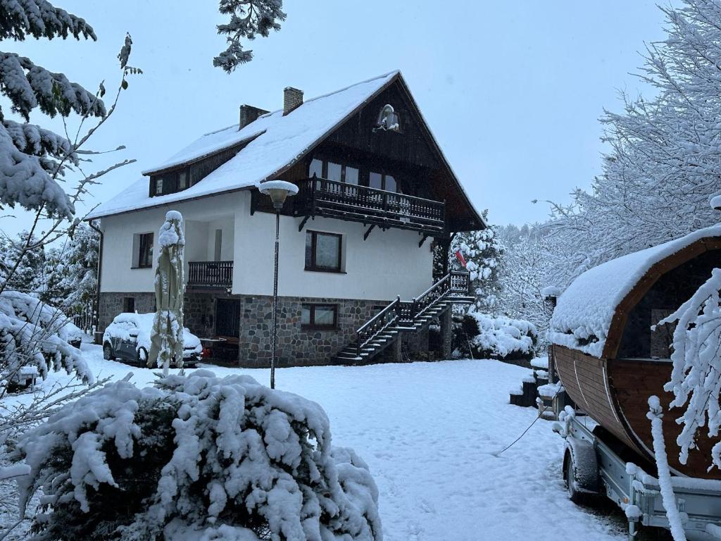 Weekend house w lesie, na Kaszubach - Housity