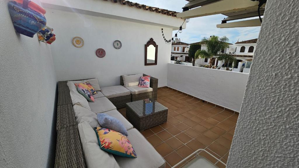 Posedenie v ubytovaní 4 Bedroom Townhouse 200 meters from the Beach!