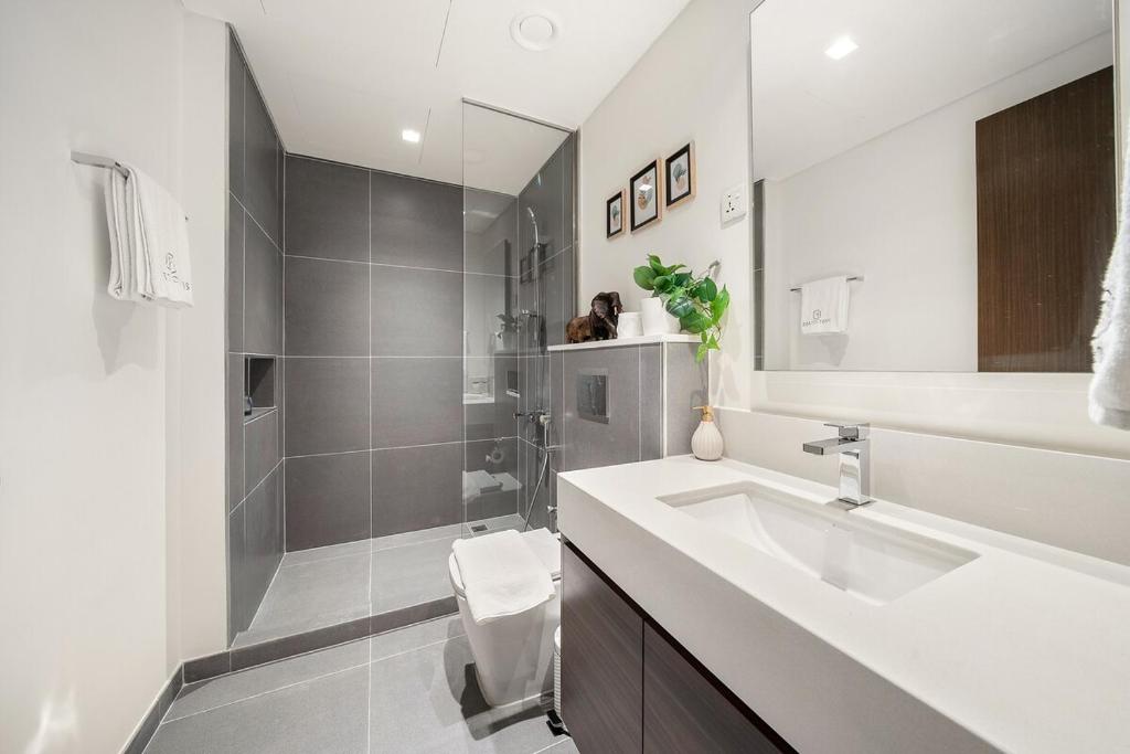 Bagno di FIRST CLASS 2BR Mesmerizing Creekfront Views