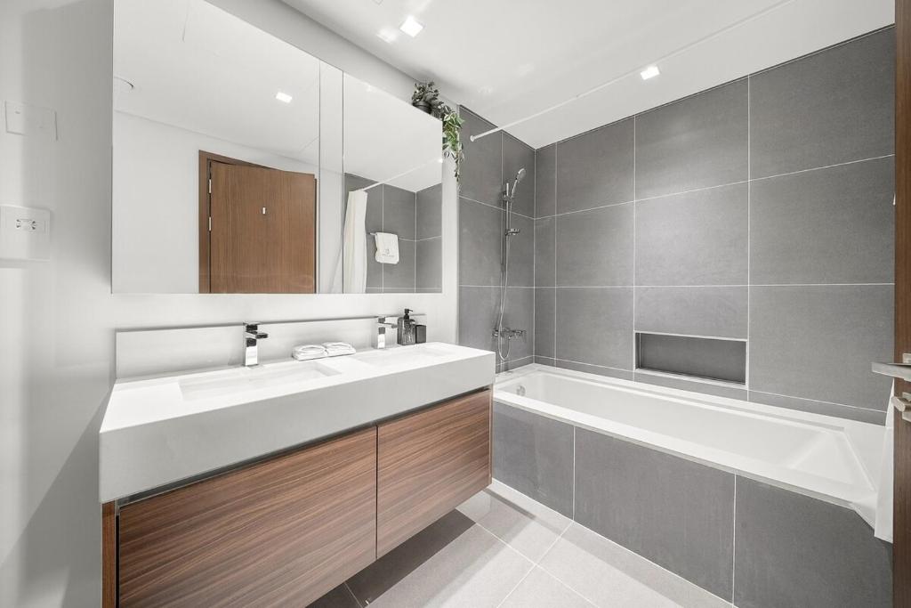 Bagno di FIRST CLASS 2BR Mesmerizing Creekfront Views