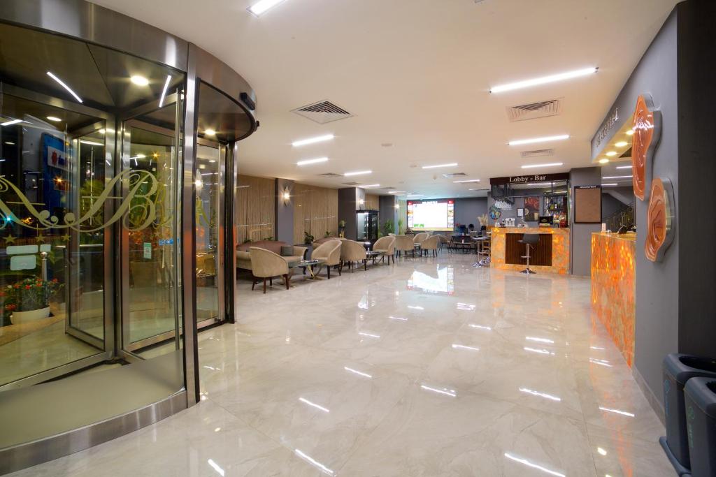 لابی و فضای عمومی Hotel Bulvar Palas - تصویر ۵