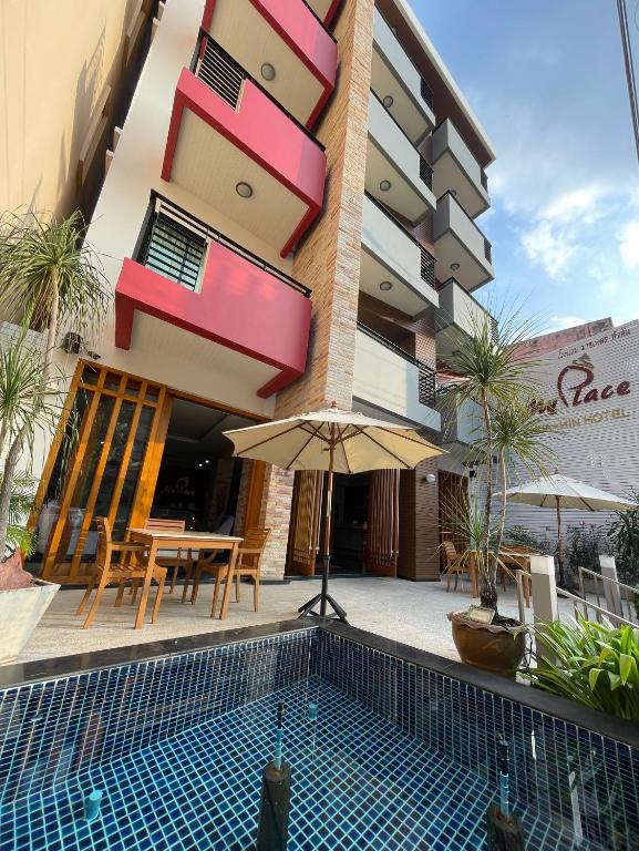 Bazén v ubytování My PLACE HUA-HIN HOTEL nebo v jeho okolí