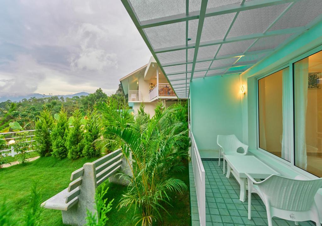 Zahrada ubytování Ice Mist Pool Resort Munnar By VOYE HOMES