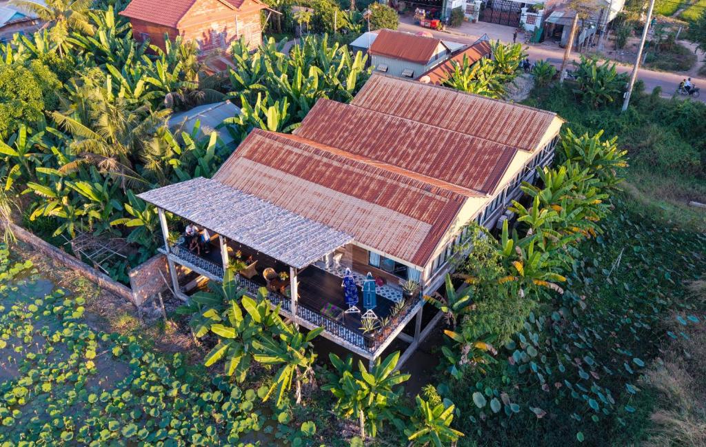 Zahrada ubytování Pomelo Outpost Cambodia ដំណាក់ភ្នំក្រោម