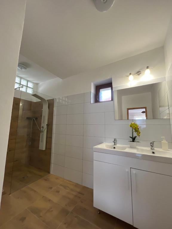 Koupelna v ubytování BALU CITY APARTMeNT