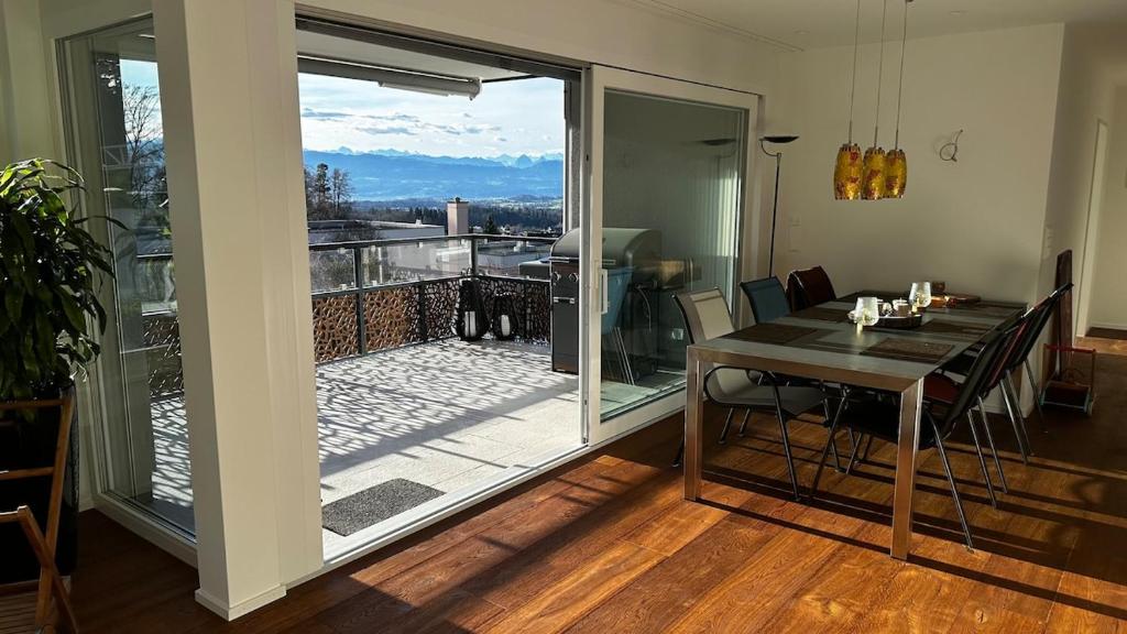 Nespecifikovaný výhled na hory nebo výhled na hory při pohledu z apartmánu