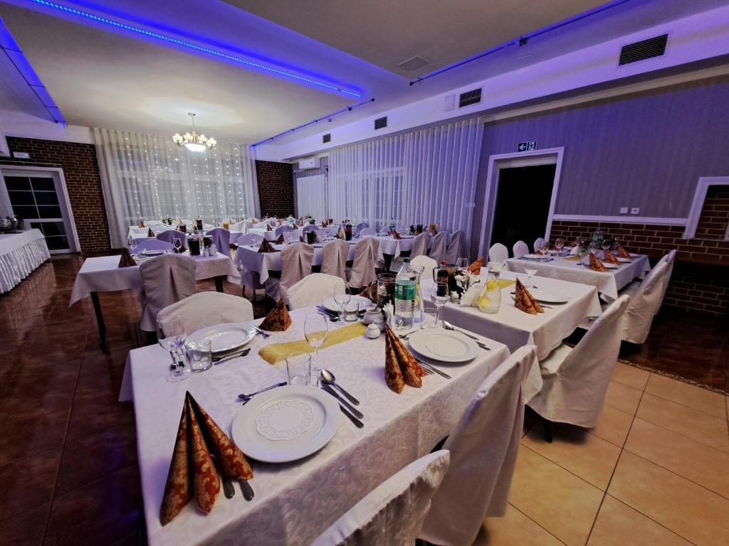 Restauracja lub miejsce do jedzenia w obiekcie Hotel Agat & SPA
