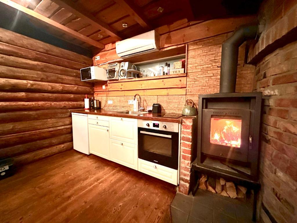 Kuchyň nebo kuchyňský kout v ubytování Mi Sann Holiday Home