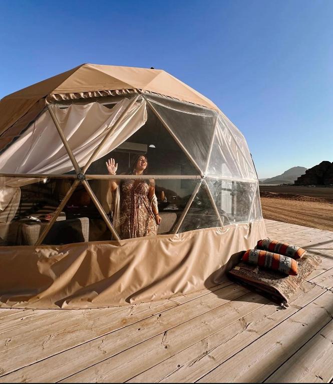 Rum Goldeneye luxury camp