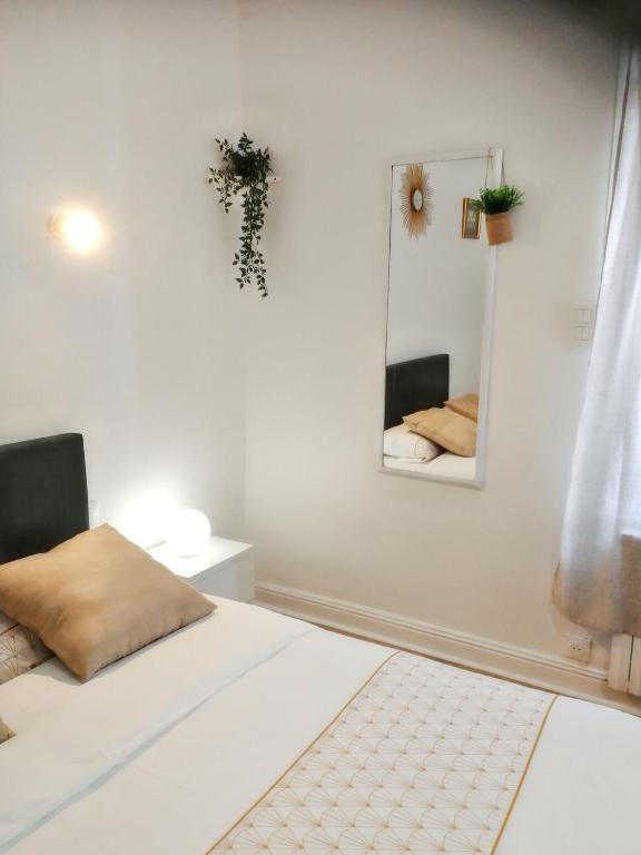 Fotografia z galérie ubytovania Studio cosy en plein centre d'Amiens - 19 m² - Parking v destinácii Amiens