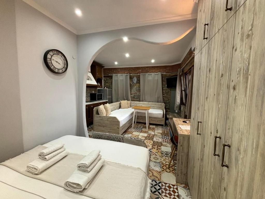 Postel nebo postele na pokoji v ubytování Villa Kaldera Skiathos