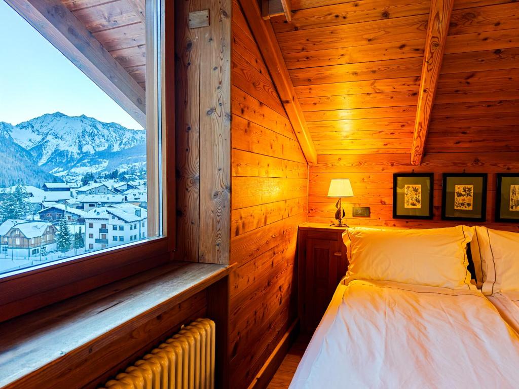 Nespecifikovaný výhled na hory nebo výhled na hory při pohledu z hotelu