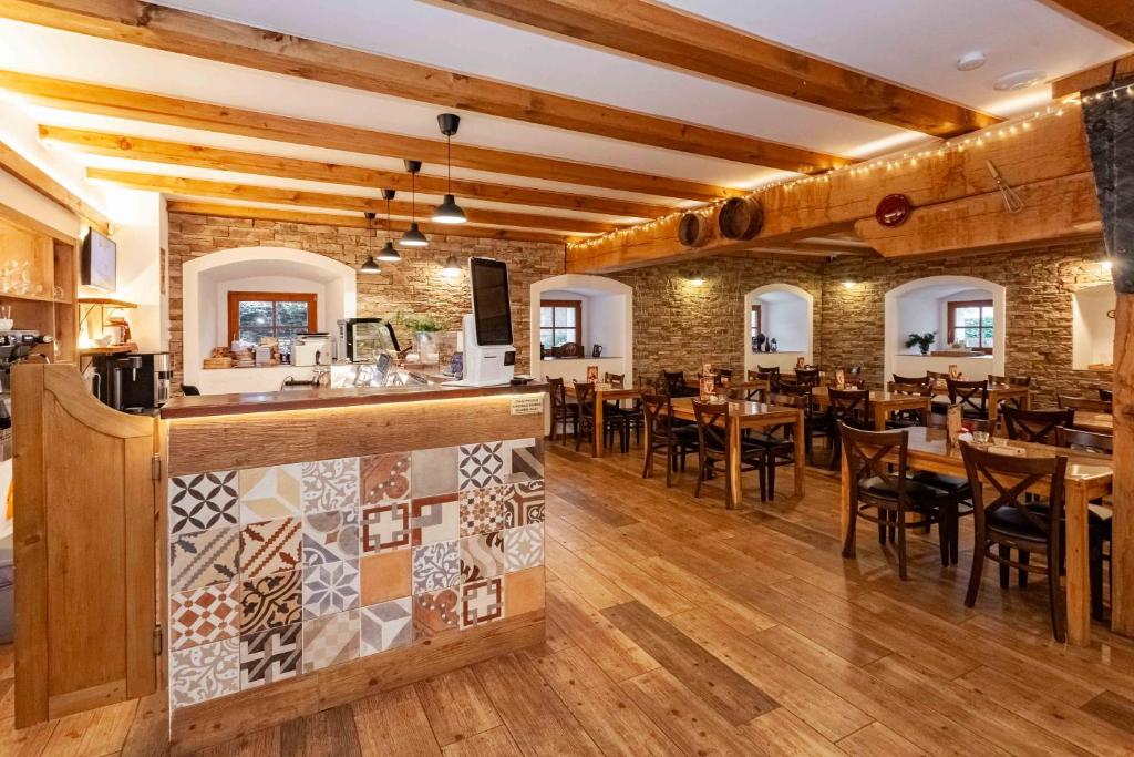 Restaurace v ubytování Resort Mlýn Karolínka
